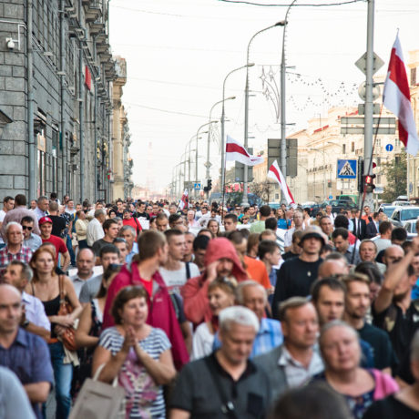Hviterussere demonstrerer mot fikset parlamentsvalg i september 2016. Belarus (Hviterussland)