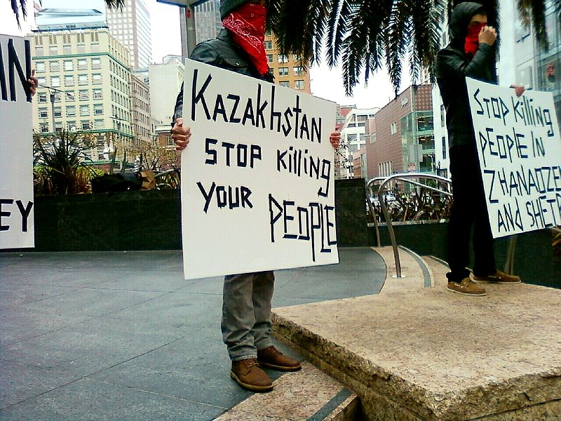Demonstrasjoner mot Kasakhstanske myndigheter i San Francisco i 2011 som et tilsvar på massakrene i Zjanaozen, Kasakhstan.
