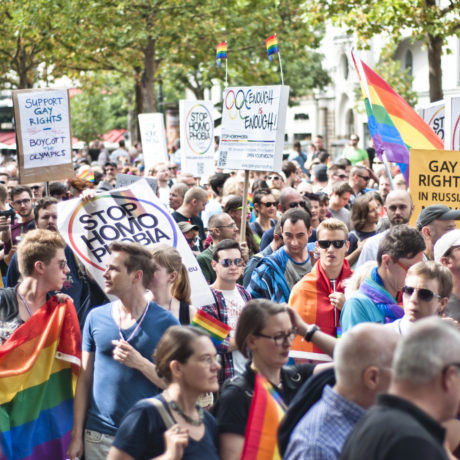 Tusener samlet seg i gatene i Berlin for å demonstrere mot den russiske anti-homofili propagandaloven. Dette hadde de ikke anledning til i Russland.
