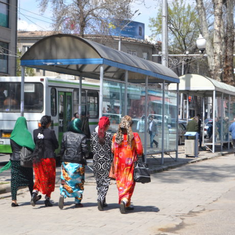 Kvinner i hovedstaden Dusjanbe, Tadsjikistan.